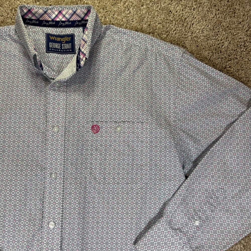 Wrangler George Strait L Button down White Pink Blue Geometric Long Sleeve